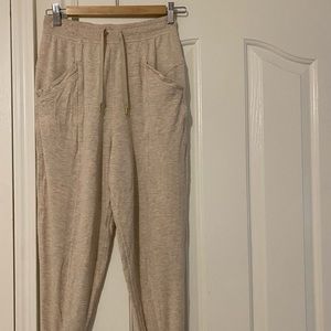 Lulu lemon oatmeal color joggers Size 4